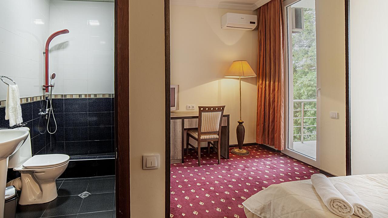 Orange Hotel Gonio Extérieur photo