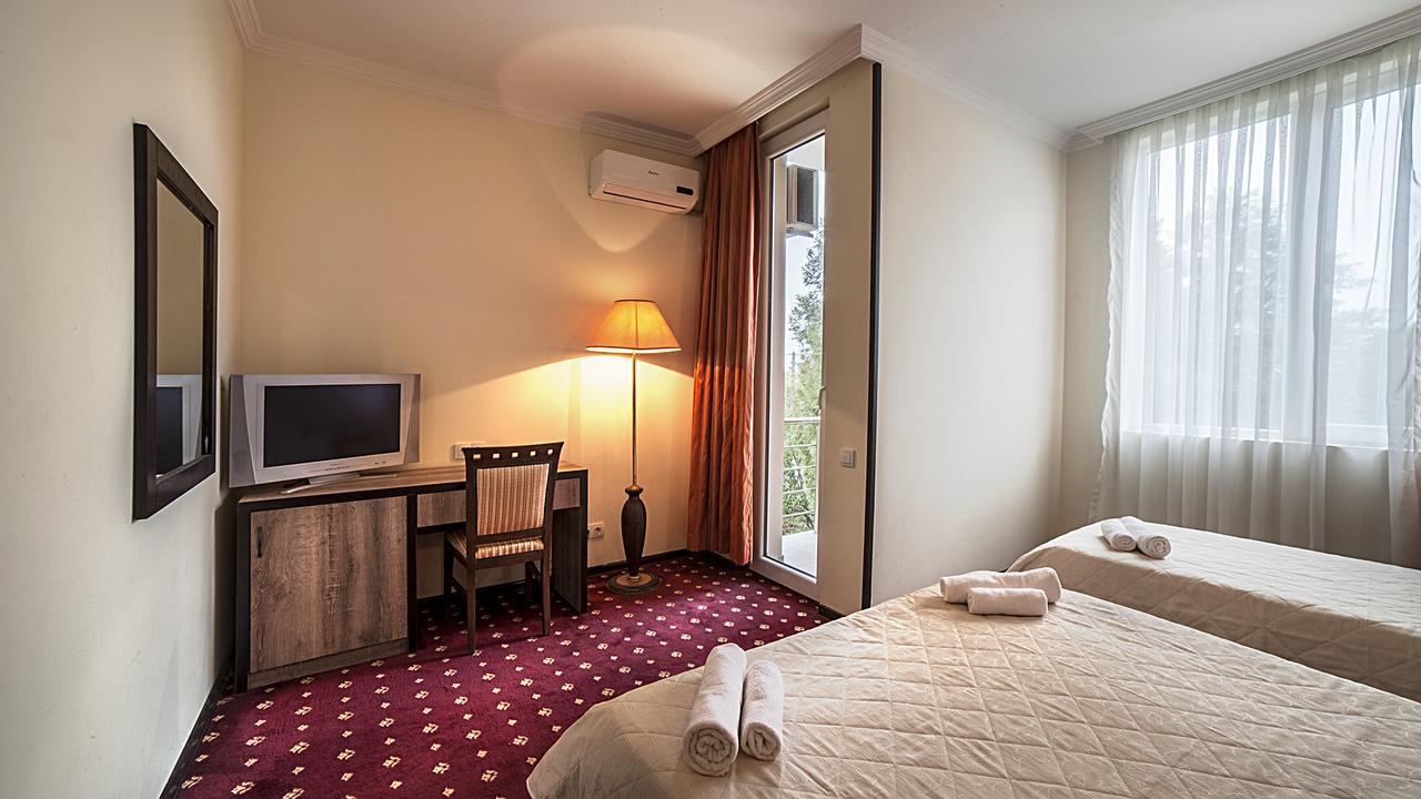 Orange Hotel Gonio Extérieur photo