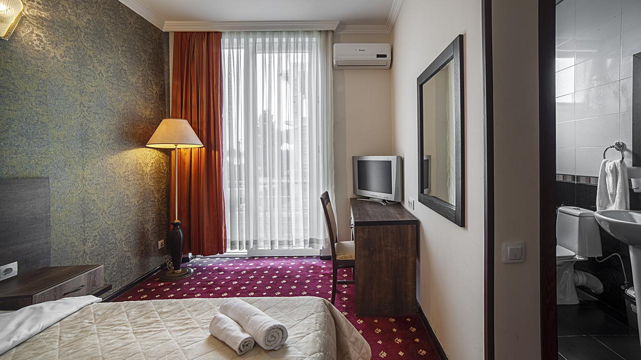Orange Hotel Gonio Extérieur photo